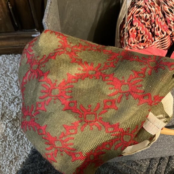 Scarf - Picture 2 of 3